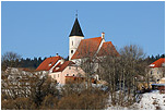 Obec Kti se nachz v okrese Prachatice v nadmosk vce 762 m. Prvn psemn zmnka o obci pochz z roku 1310. Hlavn budovou je kostel sv.Bartolomje ze zatku 14.stolet.