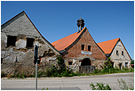 Holkov je malá vesnice, nachází se asi 1,5 km na sever od Velešína. Prochází tudy železniční trať České Budějovice - Summerau a silnice E55. Osada leží na trase bývalé koněspřežné dráhy.