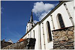 Obec Hořice na Šumavě leží asi 12 km jihozápadně od Českého Krumlova při toku říčky Polečnice v nadmořské výšce 679 m. Počátky obce se datují rokem 1272, kdy byly usedlosti v majetku pánů z Kosové Hory. Později se staly majetkem jedné větve Rožmberků a tito je r. 1290 prodali cisterciánskému klášteru ve Vyšším Brodě. Dominantou Hořic je kostel sv. Kateřiny z poloviny 13. století.