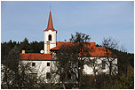 Obec Věžovatá Pláně se nachází asi 12 km od Českého Krumlova.  Obec se nachází na úpatí vrchoviny Poluška, oddělující údolí Vltavy a Malše. První zmínka v historických pramenech je z roku 1366. V roce 1785 byla v místě zřízena fara a postaven kostel svaté Anny.