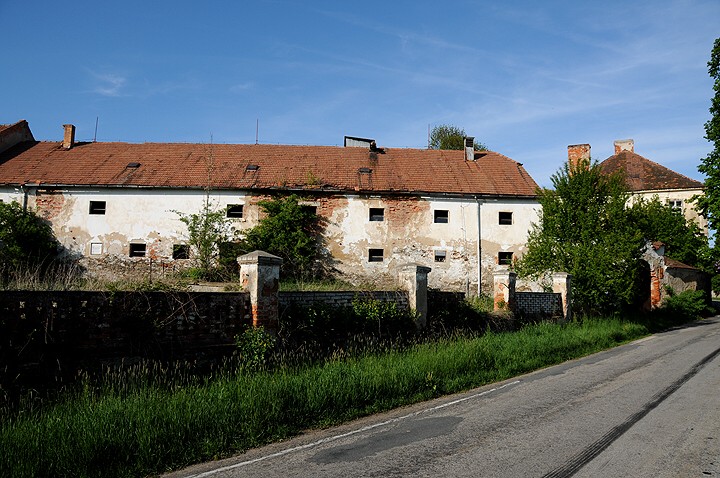 img00004.jpg